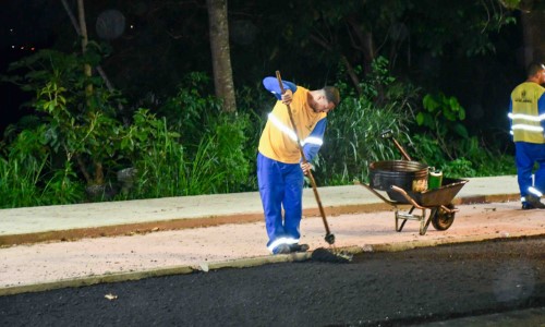 Asfaltamentos avançam em Resende