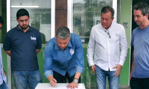 Prefeito de BM assina ordem de serviços para obras do Cremeb