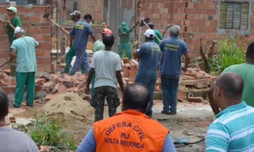 Força-tarefa inibe expansão de invasão de área pública em VR