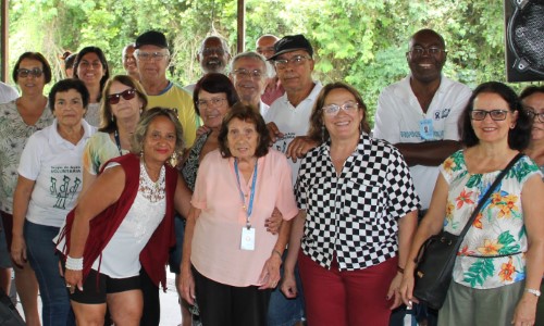 Árvore de Natal Solidária da AAPVR é sucesso total