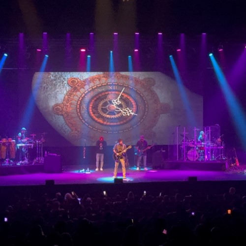 Jorge Vercillo faz show especial de Dia das Mães no Clube Comercial em Volta Redonda