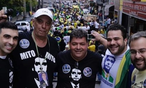 Apoiadores de Bolsonaro convocam atos pró-governo no dia 26