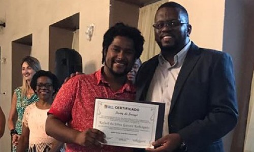 Recém-formado do curso de Música do UBM recebe homenagem do município
