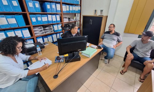 Prefeitura de Paraty estuda viabilidade de reajuste salarial para servidores