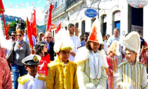 Angra Festeja Divino Espírito Santo