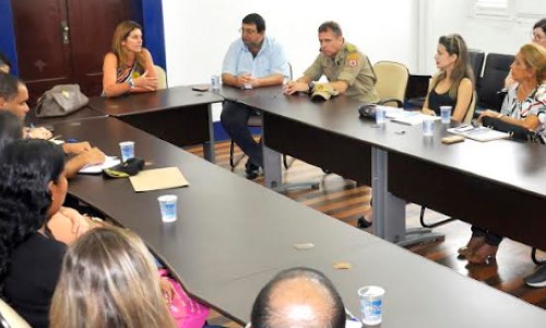 Angra: Reunião discute a assistência à população de rua