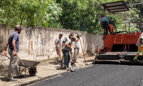VR: Retiro começa a receber 120 toneladas de massa asfáltica