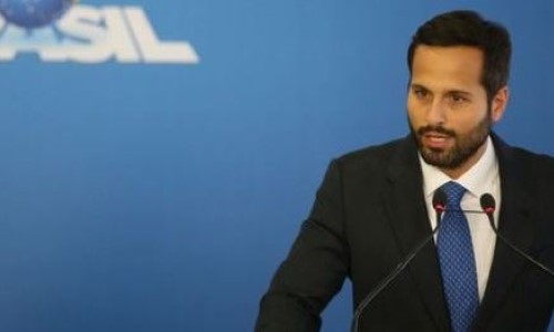 Deputado Calero protocola pacote de combate ao tráfico ilícito de bens culturais