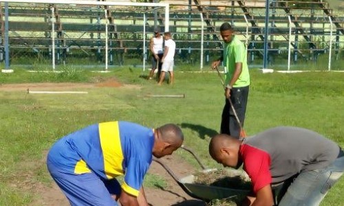 Estádio Municipal de Itatiaia passa por obras de readequação 