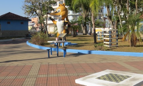 Filmes serão exibidos em praça de Quatis