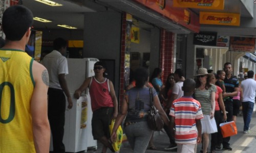 Comércios de Resende, Itatiaia e Porto Real precisam assinar Acordo Coletivo de Trabalho para abrir nos feriados