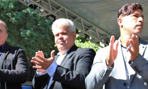Deputado Marcelo Cabeleireiro recebe demanda de taxistas de Barra do Piraí
