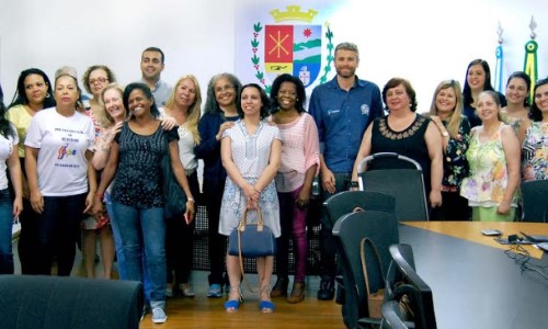 Prefeito de BM empossa Conselho Municipal de Educação