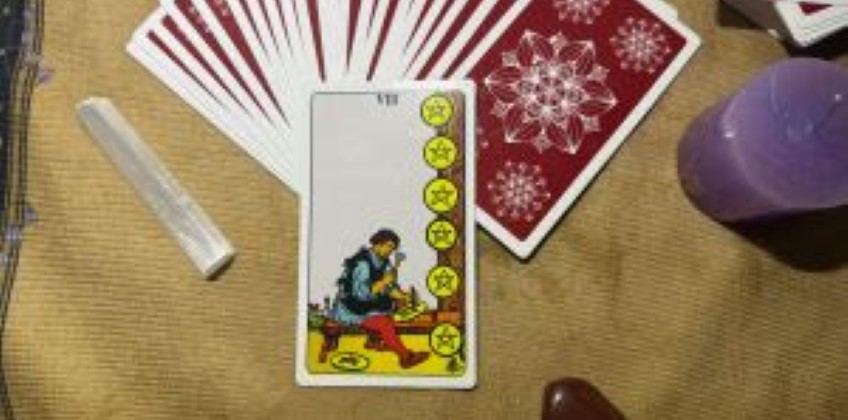 Tarot de Fevereiro: a força da constância para construir resultados reais