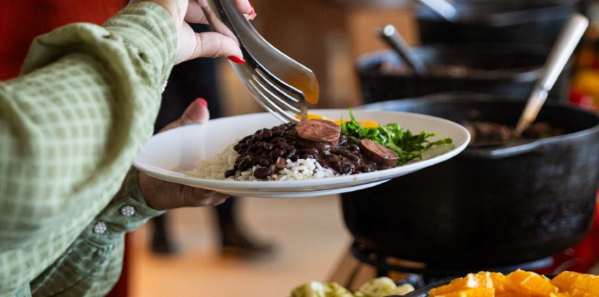 RJ: Hotel Nacional traz programação especial com feijoada e samba para o feriado de São Jorge em São Conrado