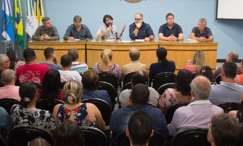   Prefeito se reúne com feirantes de Volta Redonda