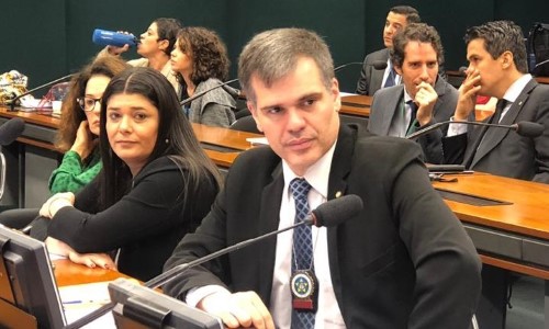 Deputado Furtado participa de reunião da Comissão de Defesa dos Direitos das Mulheres