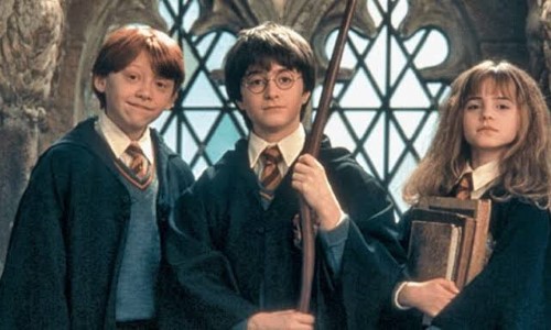 "Harry Potter e a Pedra Filosofal" volta aos cinemas em comemoração aos 25 anos