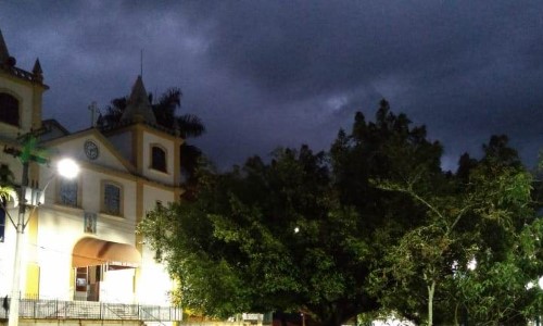 Ruas de Itatiaia começam a ganhar nova iluminação