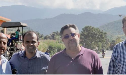 Prefeito de Itatiaia visita obra da estrada do Parque Nacional