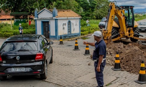 Porto Real inicia obras de saneamento no Centro 