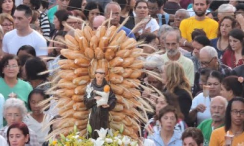Fiéis festejam dia do padroeiro da cidade de Volta Redonda
