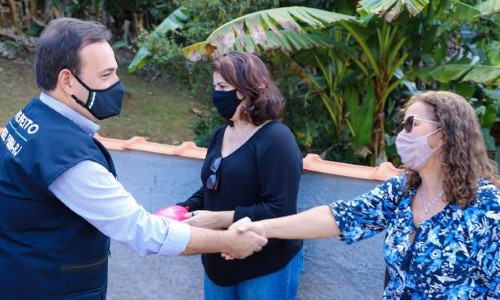 Prefeito de Miguel Pereira inaugura creche na Praça da Ponte