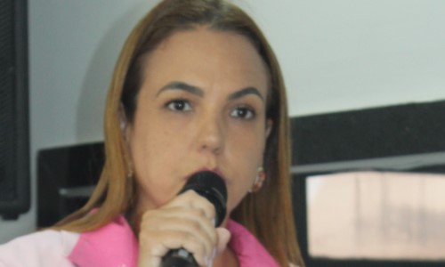 Câmara de Barra Mansa empossa Paolla da Pizzaria