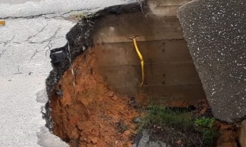 Prefeito de Quatis assina ordem de serviço para recuperação da ponte do bairro Pilotos