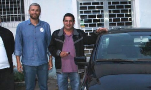 Câmara de Barra Mansa doa veículo ao Executivo