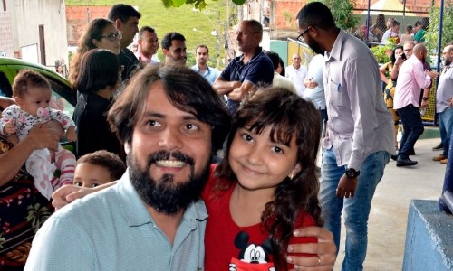 Bairro Fazendinha, em Volta Redonda, ganha quadra poliesportiva 