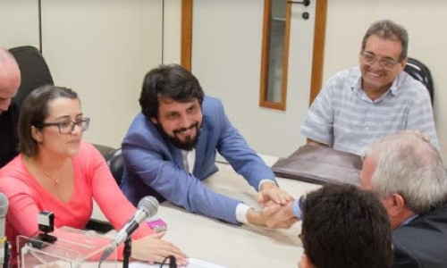 Prefeito e Sepe assinam ata de audiência histórica em VR