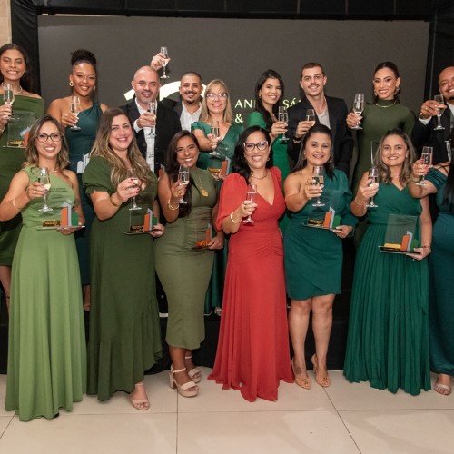 Simone Freitas Imóveis celebra 10 anos com lançamento de nova marca em Volta Redonda