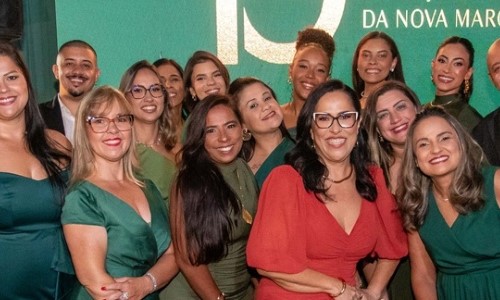 Simone Freitas Imóveis celebra 10 anos com lançamento de nova marca em Volta Redonda