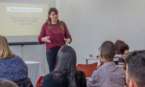 Porto Real sedia capacitação do MEC que auxilia Planos Municipais de Educação