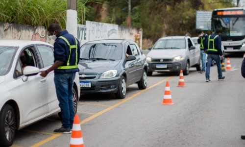     Barreira sanitária aborda mais de 570 mil veículos em Volta Redonda
