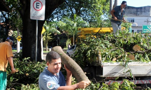 Equipes da Prefeitura de VR desobstruíram mais de 50 ruas em menos de 24h
