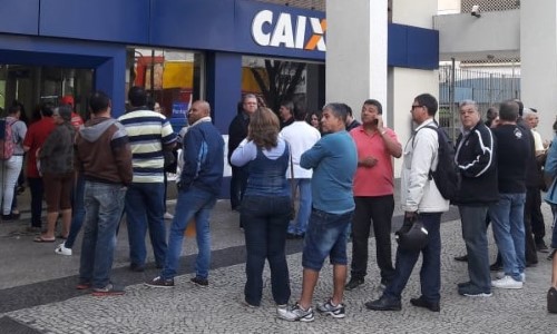 Sindicato dos Bancários retarda abertura de agências da Caixa contra a proposta da Fenaban